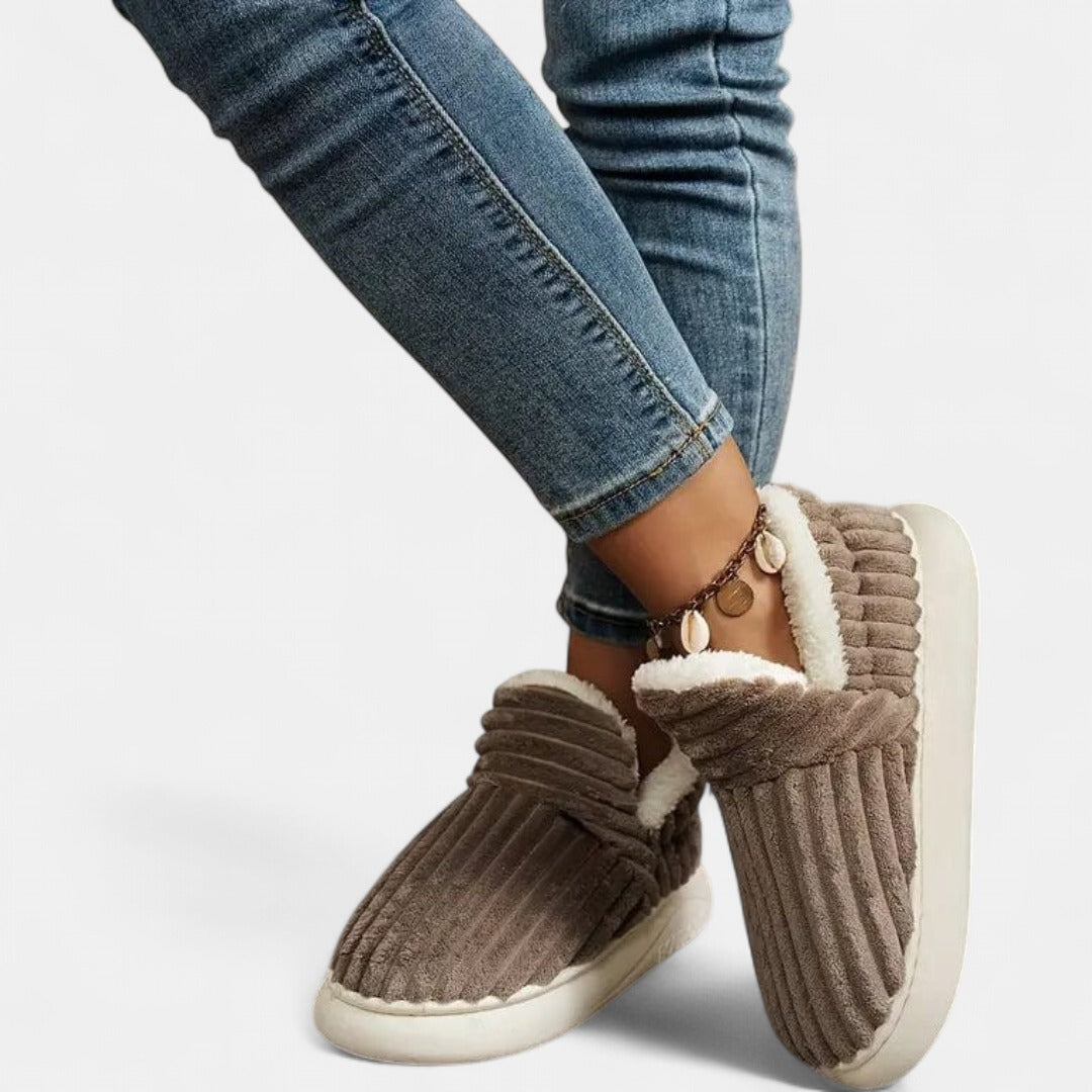 LYSSA | Plush Comfort Slippers