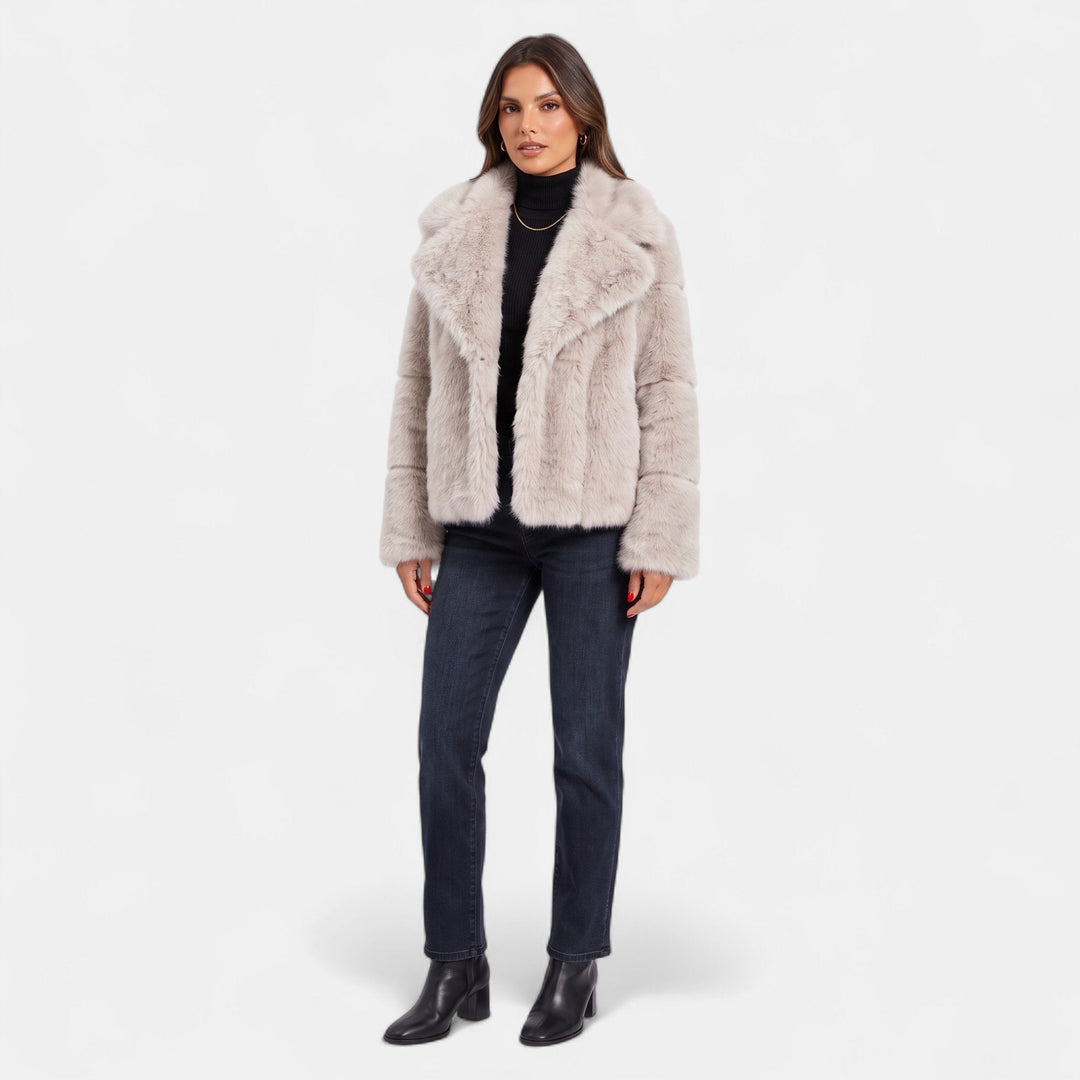 Women's Oversized Faux Fur Coat, Short Wide Notched Lapel Collar