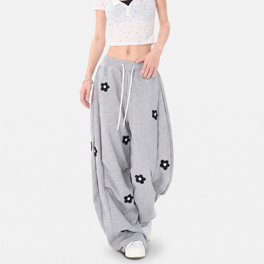 Women's Baggy Low Rise Barrel Sweatpants, Daisy Embroidery Pleated Knee