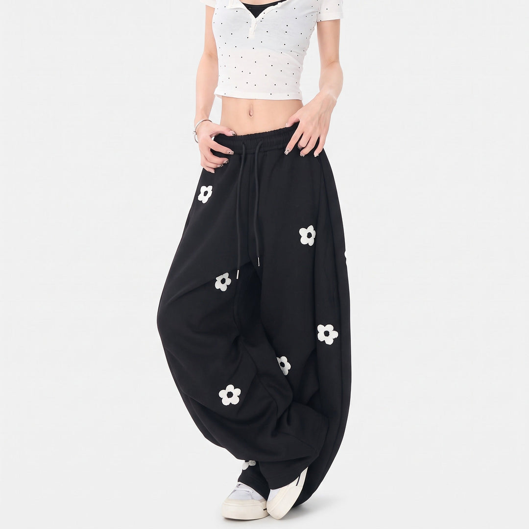 Women's Baggy Low Rise Barrel Sweatpants, Daisy Embroidery Pleated Knee