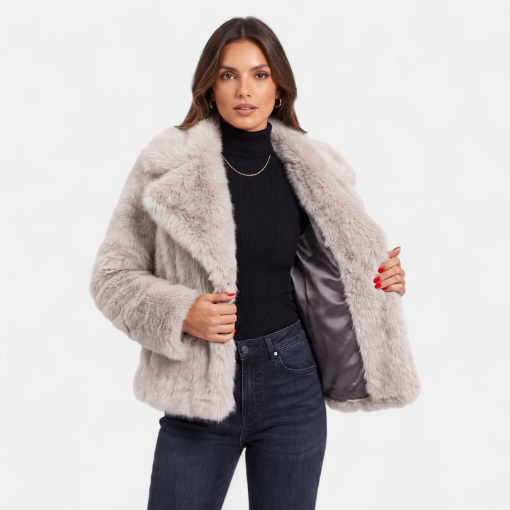 Women's Oversized Faux Fur Coat, Short Wide Notched Lapel Collar