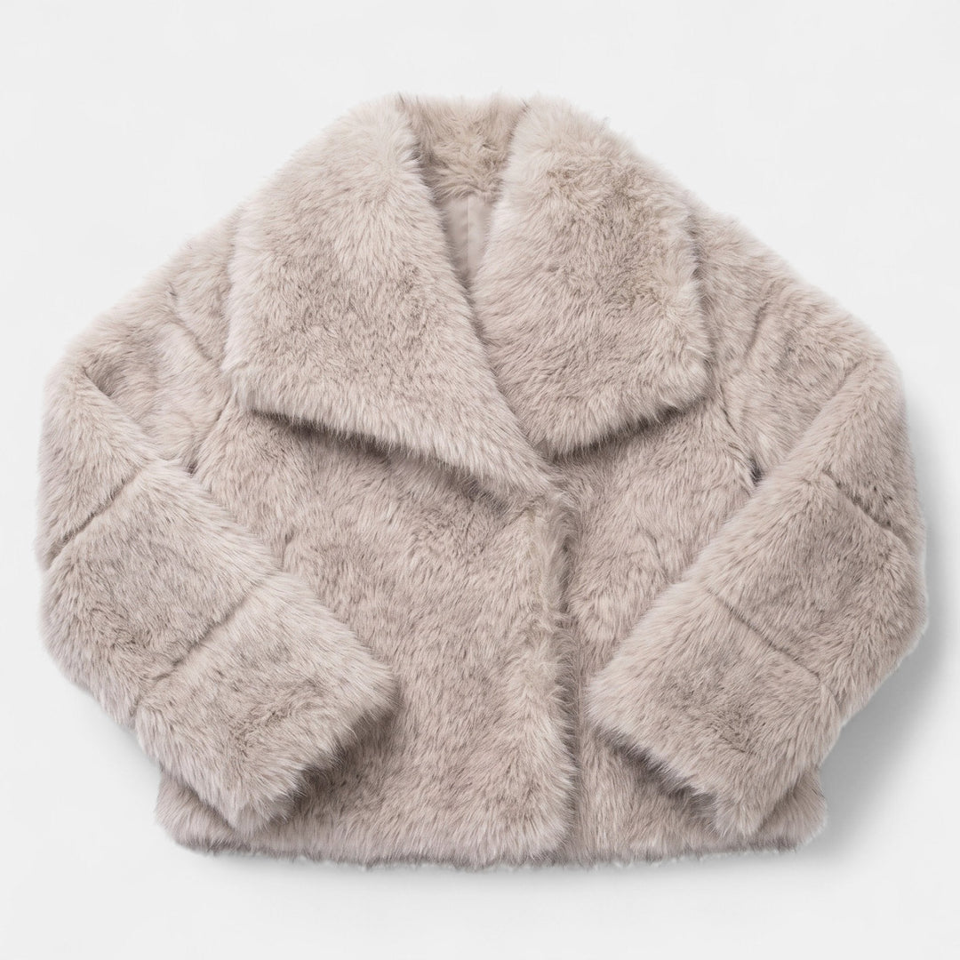 Women's Oversized Faux Fur Coat, Short Wide Notched Lapel Collar