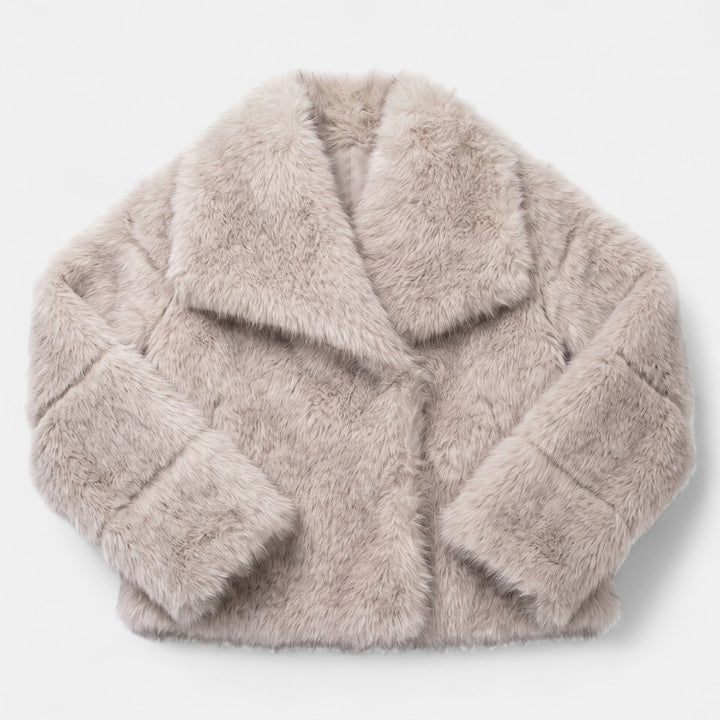Women's Oversized Faux Fur Coat, Short Wide Notched Lapel Collar